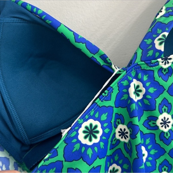 NWT! Classic chic tankini you can rely on - Picture 4 of 6